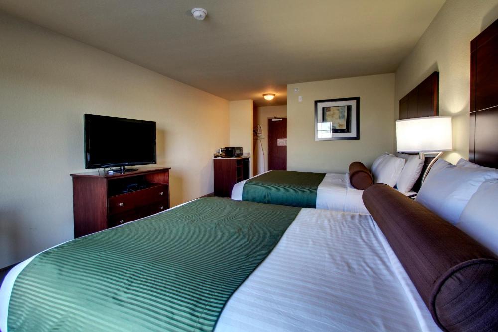 Queen Room with Two Queen Beds interior